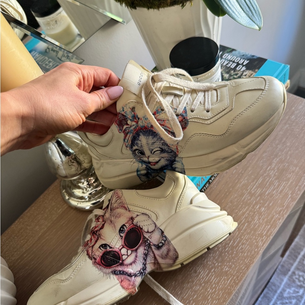 Gucci Cream Sneakers with Cat Print